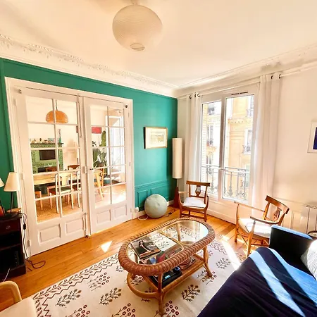 Spacieux Et Lumineux Apartment *